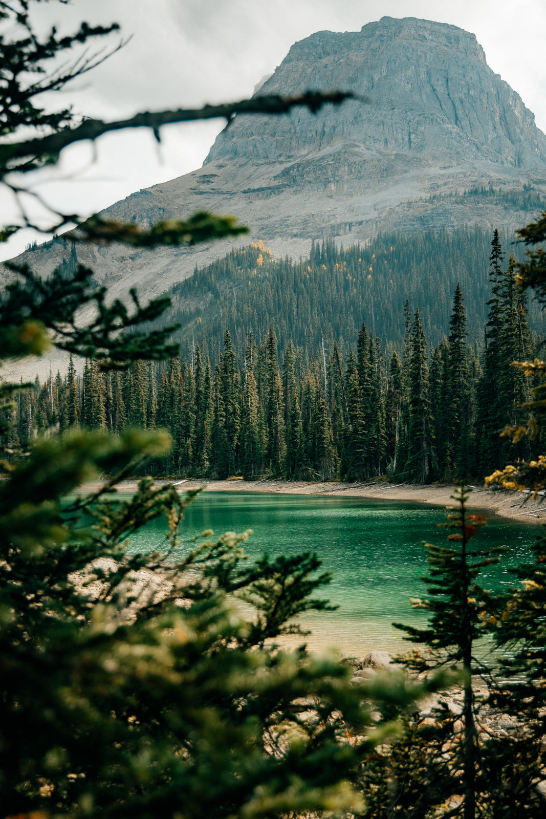 Yoho Lake, Emeralds